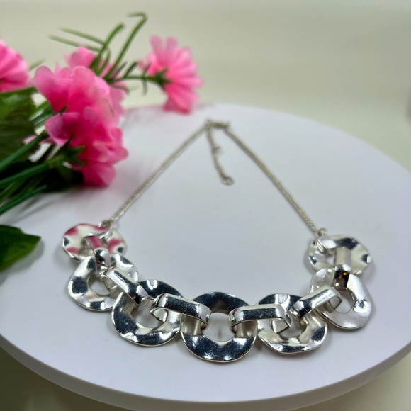 Vintage Hammered Metal Connected Circle Design Bib Style Necklace - Picture 2 of 4